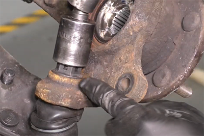 How to Replace Steering Knuckle: step 4