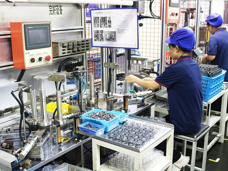 High-Precision Assembly and Automatic Oil Filling