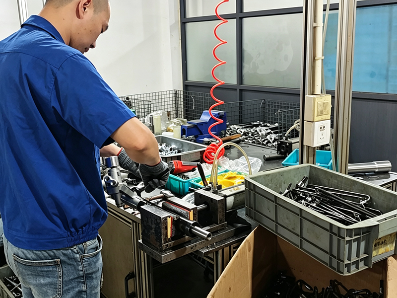 Steering rack preload and torque adjustment