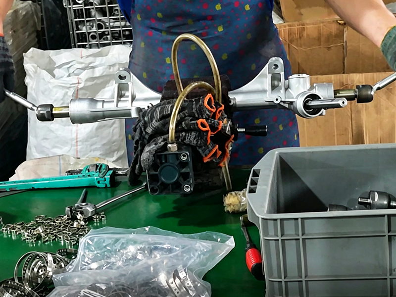 Steering rack seal and boot assembly