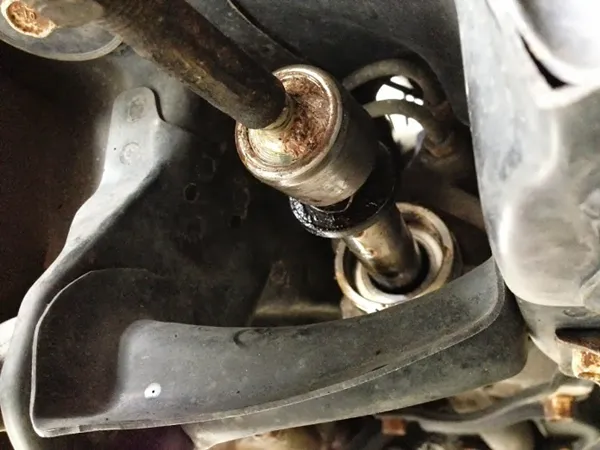 Common warning signs associated with a bad rack end bad rack end symptoms including looseness and steering noise
