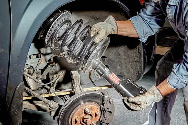 strut mount fitment verification using vehicle data and drawings